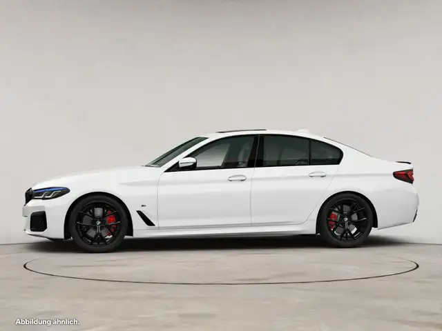 BMW 5 Series view 5