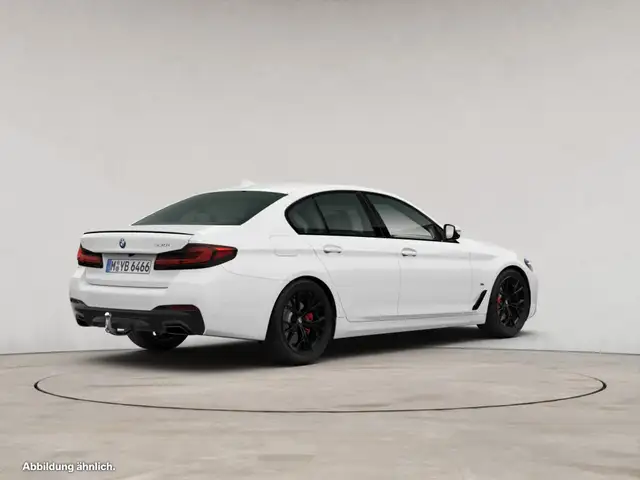 BMW 5 Series view 2