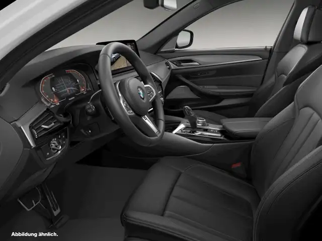 BMW 5 Series view 3
