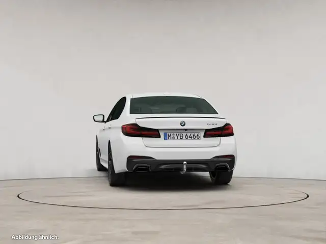 BMW 5 Series view 7