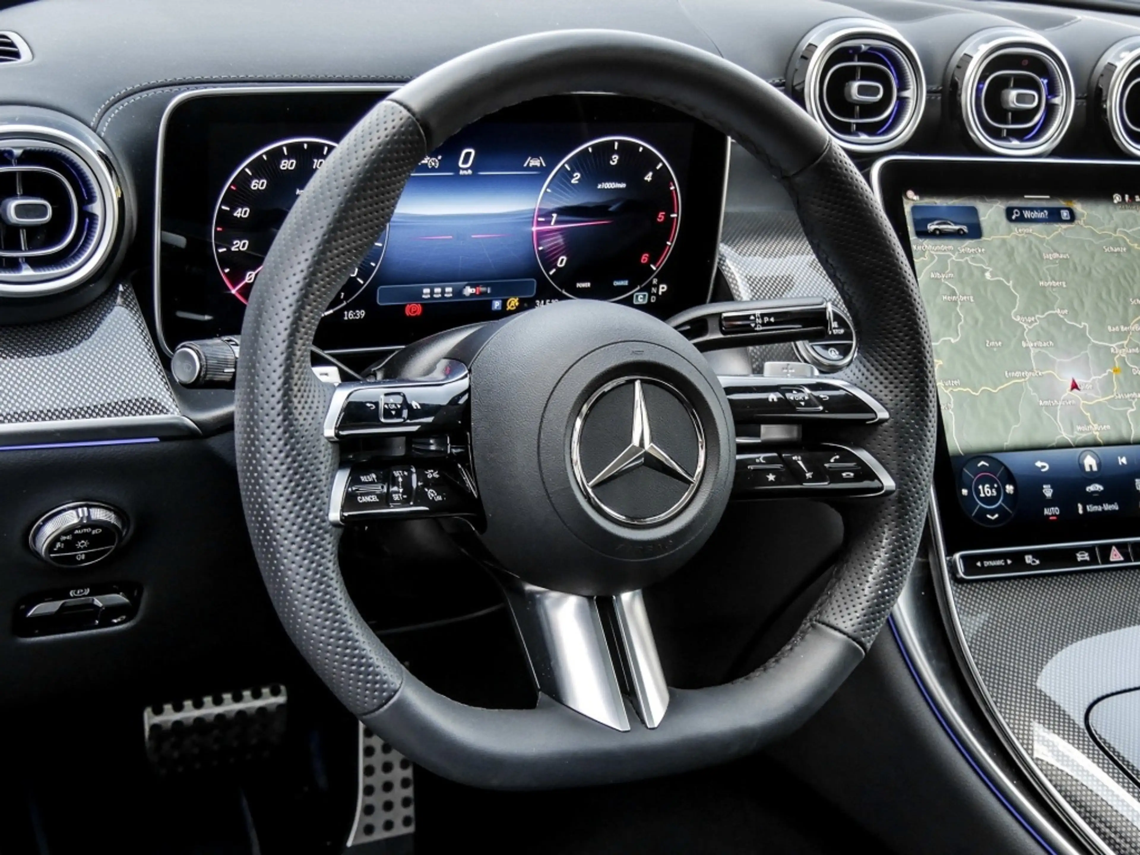 Mercedes-Benz GLC 220 d 4M Cp AMG-Sport/Pano/AHK/Night/360/20" — photo 9
