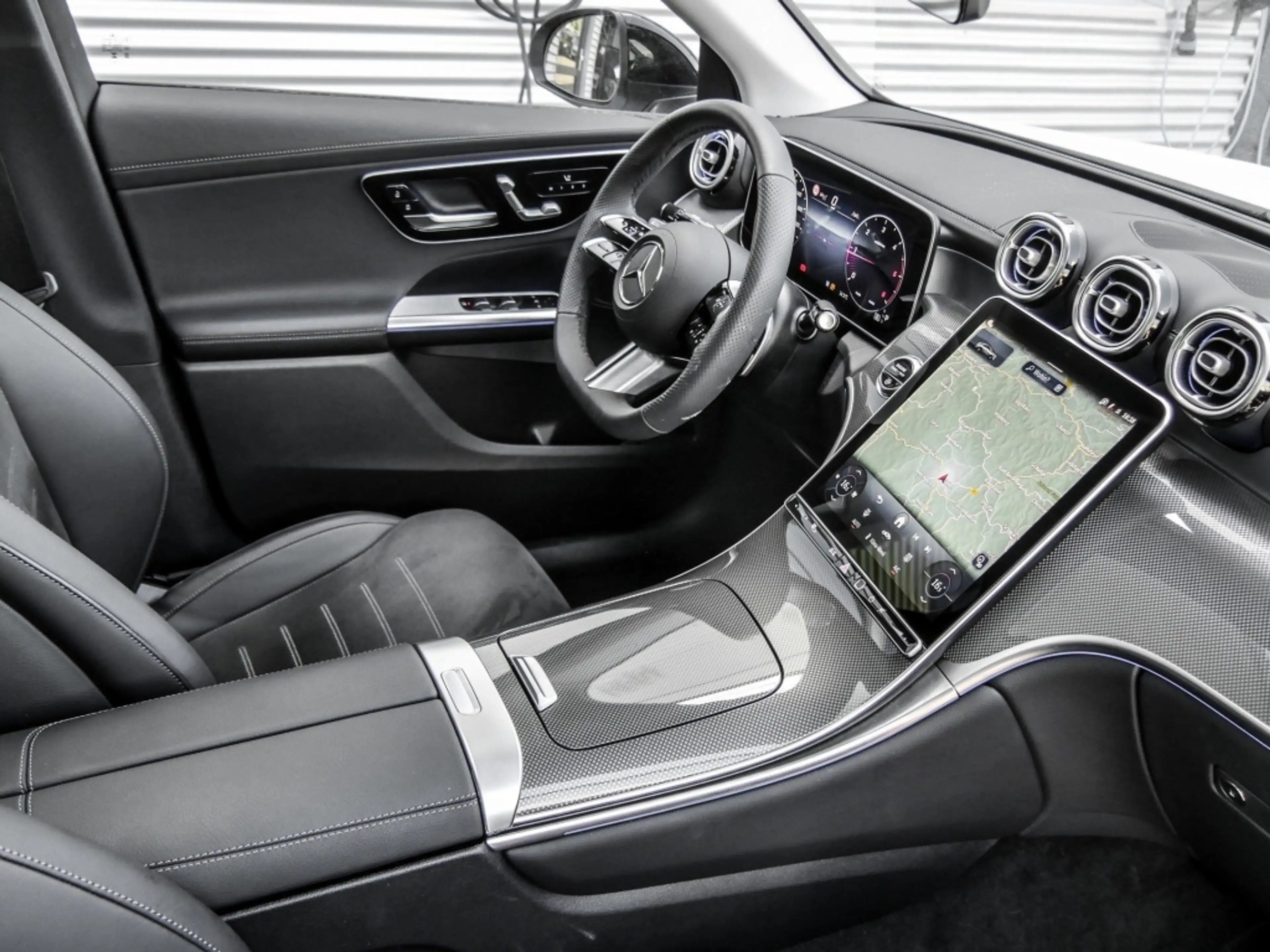 Mercedes-Benz GLC 220 d 4M Cp AMG-Sport/Pano/AHK/Night/360/20" — photo 4