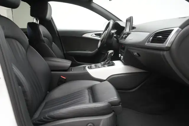 Audi A6 view 7