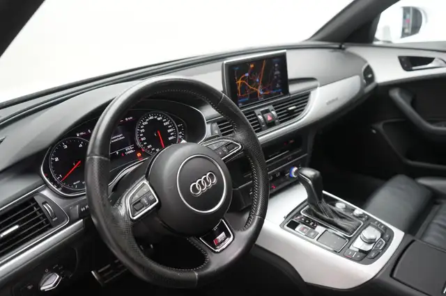 Audi A6 view 11
