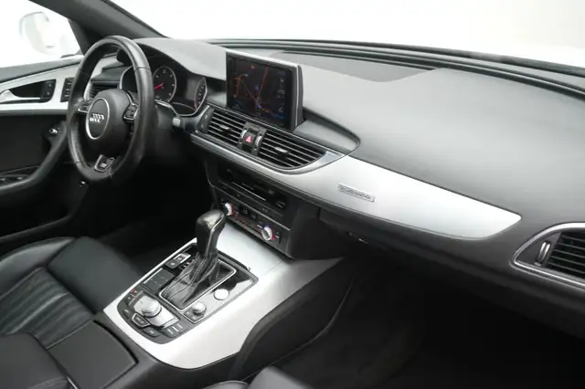 Audi A6 view 8