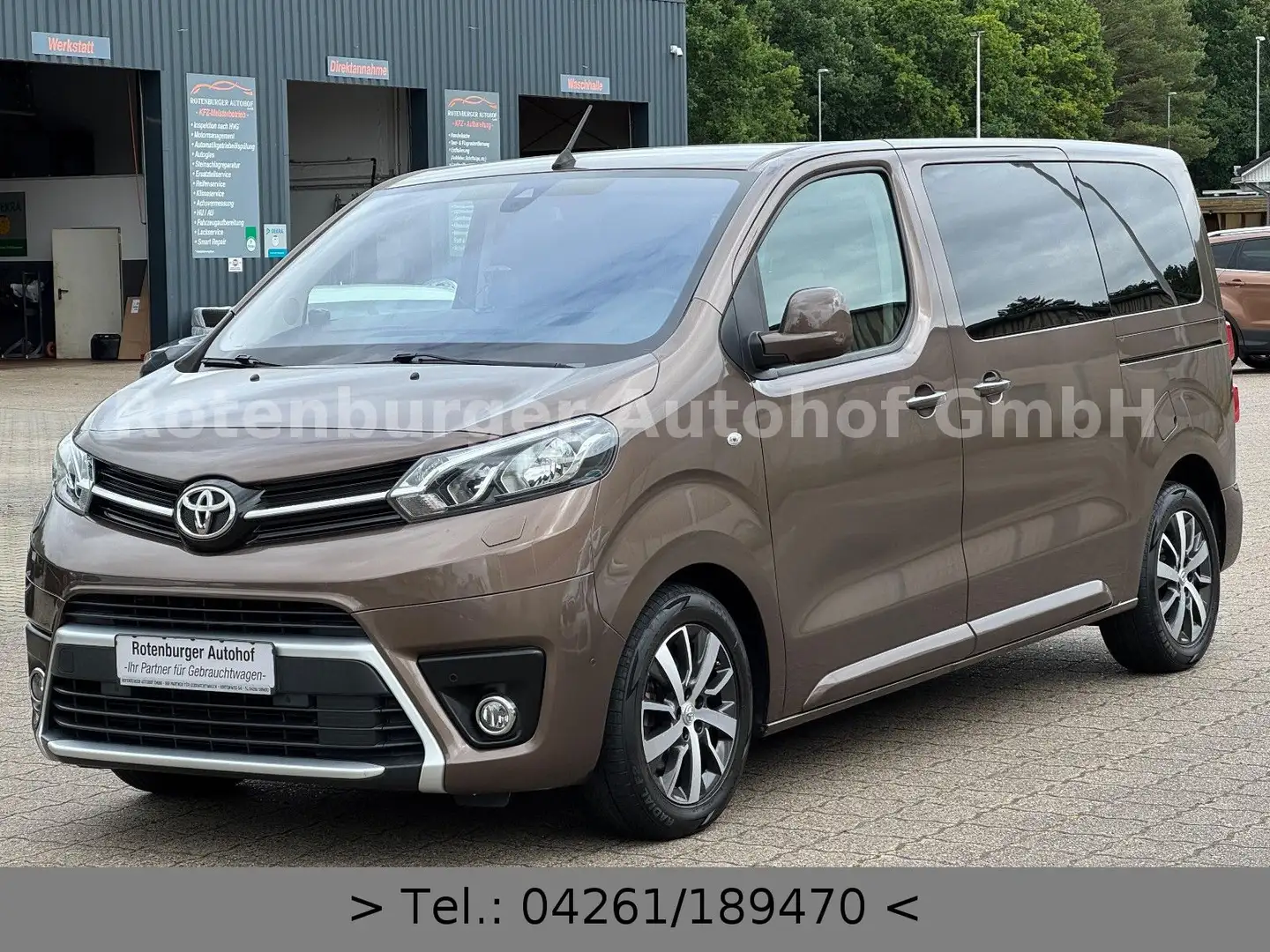 Toyota Proace Verso 2.0*SHUTTLE*8-SITZE*HEAD-UP*NAVI* Braun - 2