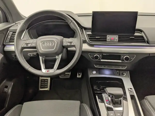 Audi Q5 view 7