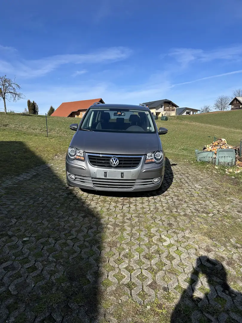Volkswagen Touran Touran Highline 1,4 EcoFuel TSI DSG Highline Grau - 2