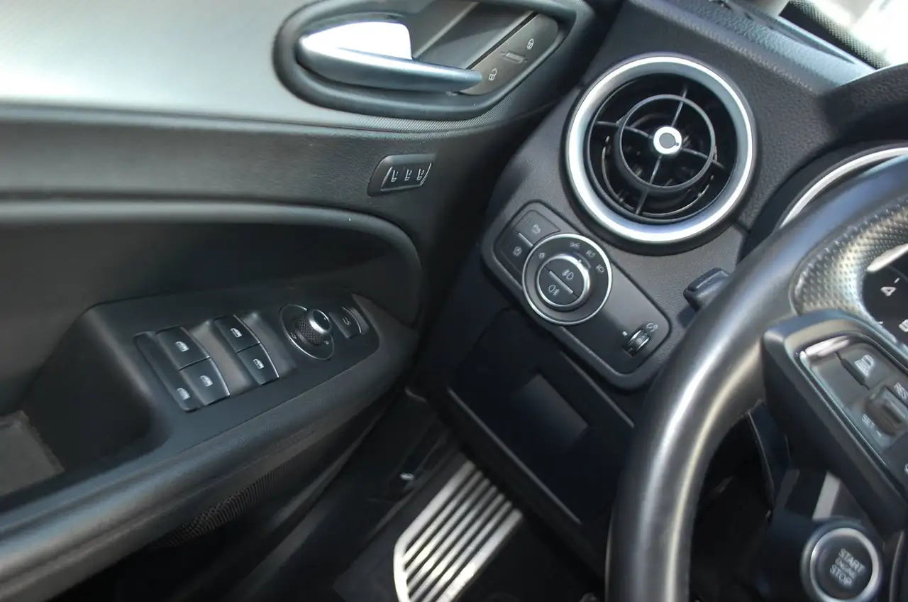 Alfa Romeo Stelvio 2021 — фото 14
