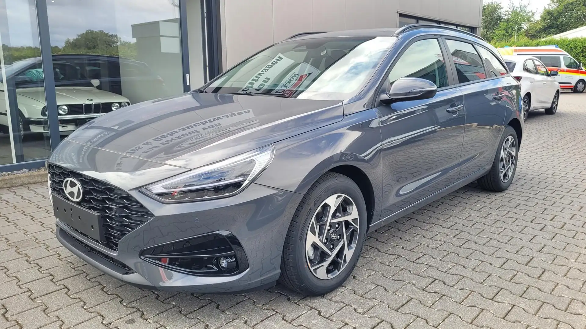 Hyundai i30 Kombi GO SW 1.6 GO*Navi*LED*Shzg*Lhzg*PDC*Cam*1... Grau - 1