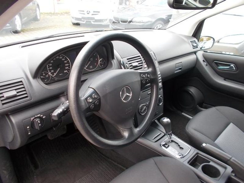 Mercedes-Benz A 150 Xenon, PDC, Sitzheiz., Allwetterreifen — photo 14
