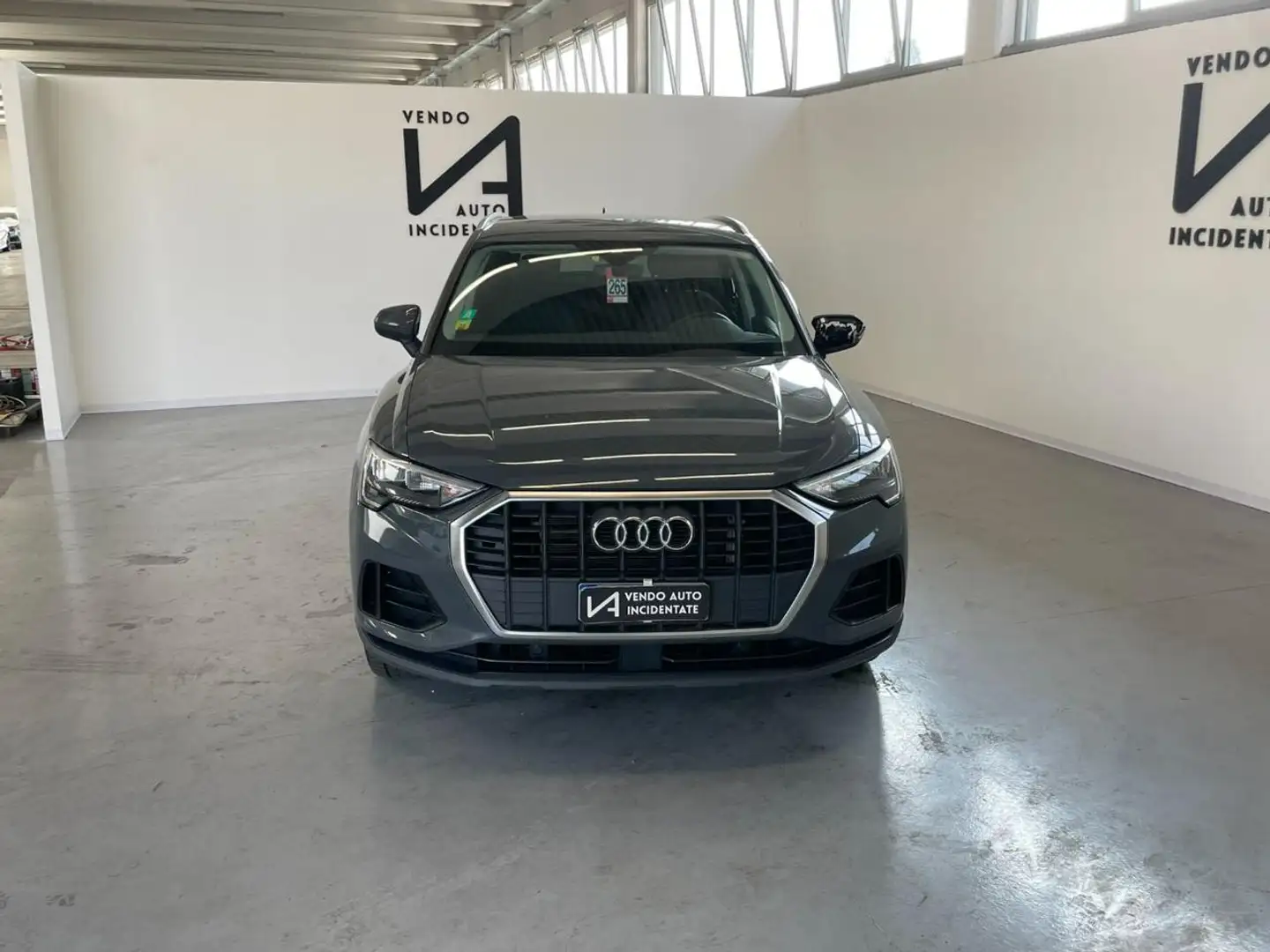 Audi Q3 45 TFSI E 245CV S TRONIC Grigio - 2