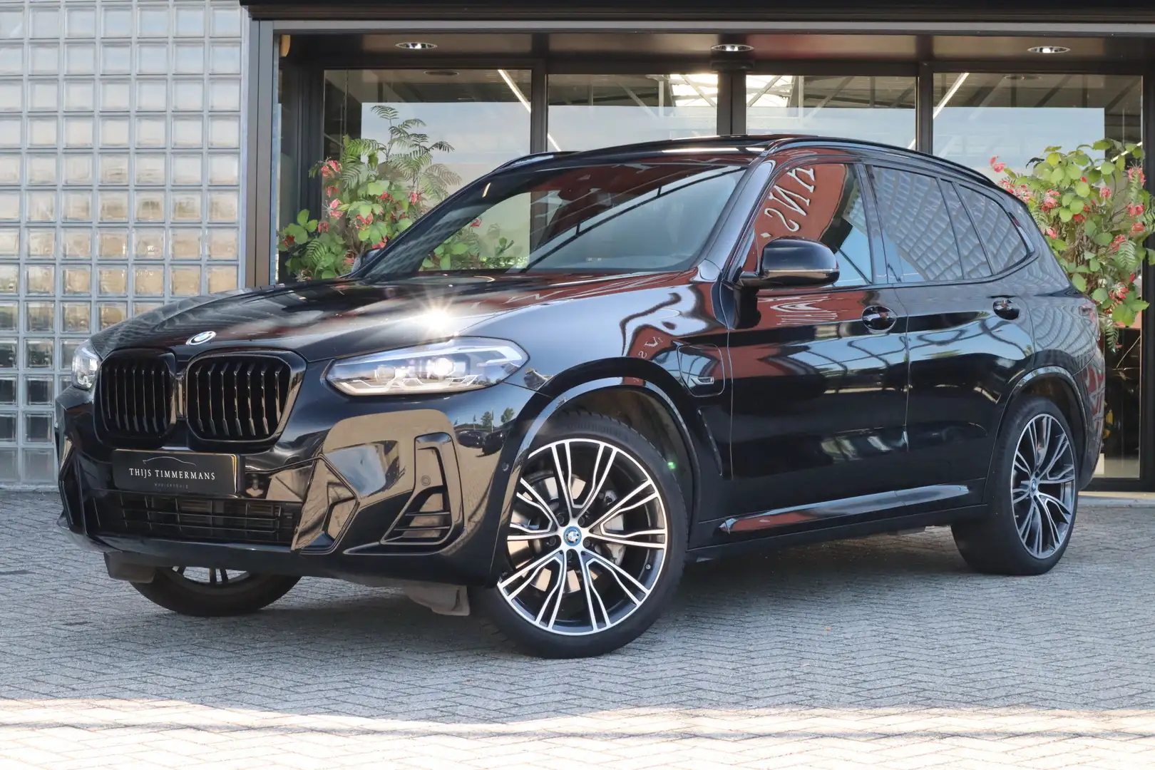 BMW X3 xDrive30e | M Sportpakket, 21", Pano, Trekhaak, St Zwart - 1