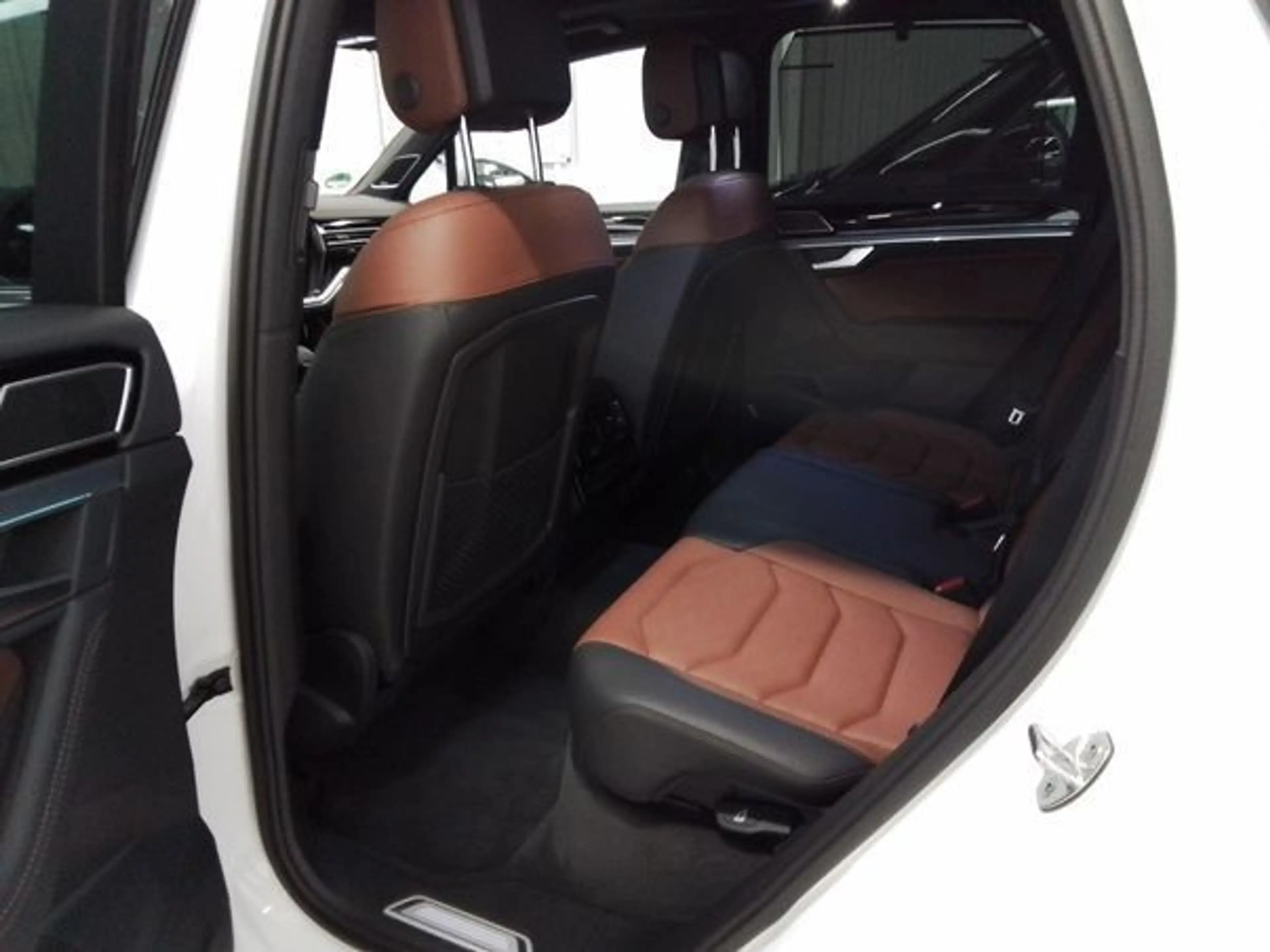Volkswagen Touareg R-LINE FINAL EDITION 3.0TDI 286PS NP.125T AHK.AREA — photo 7
