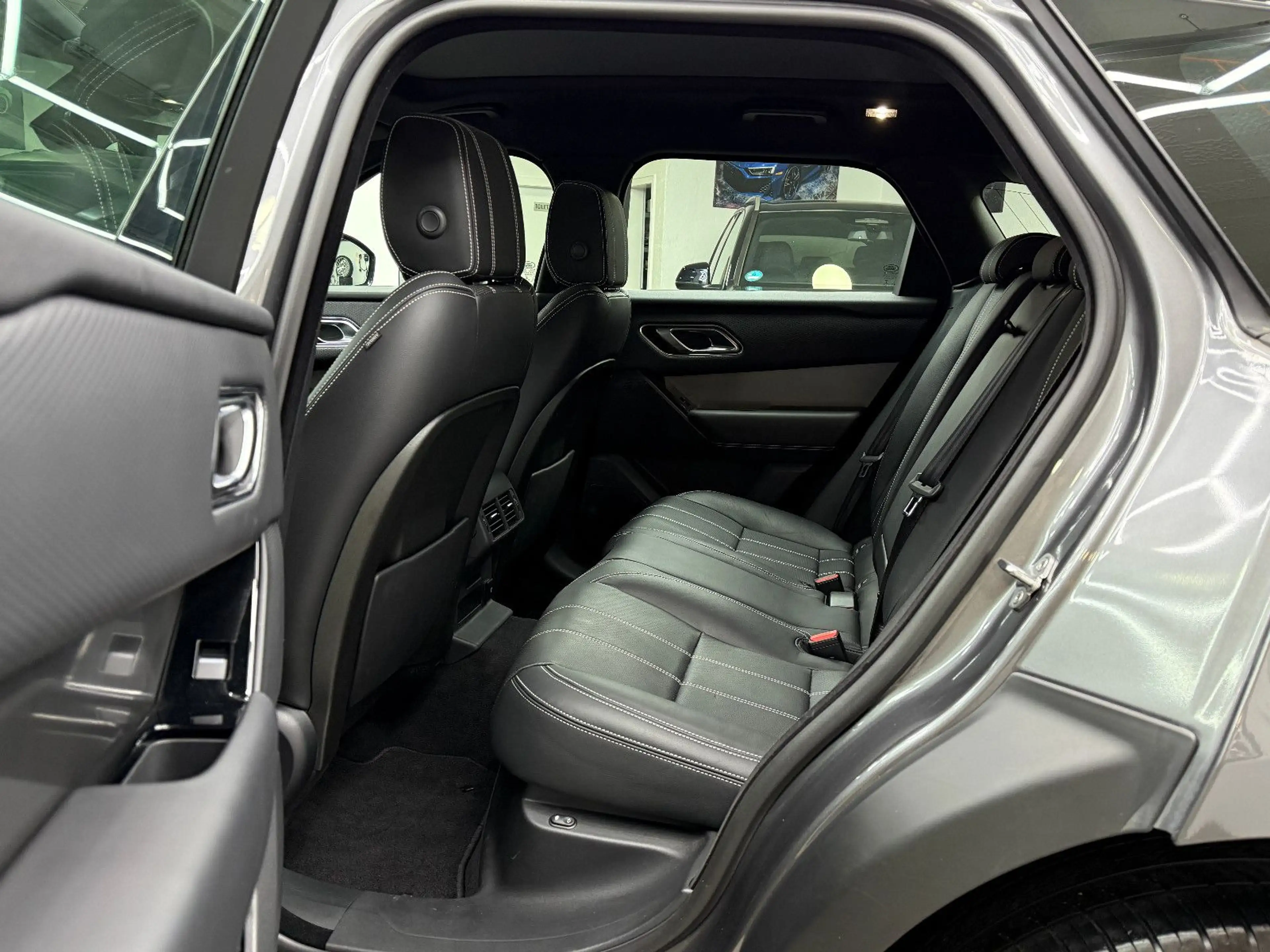 Land Rover Range Rover Velar S 2.0 D240 Keyless Kamera Pano — photo 12