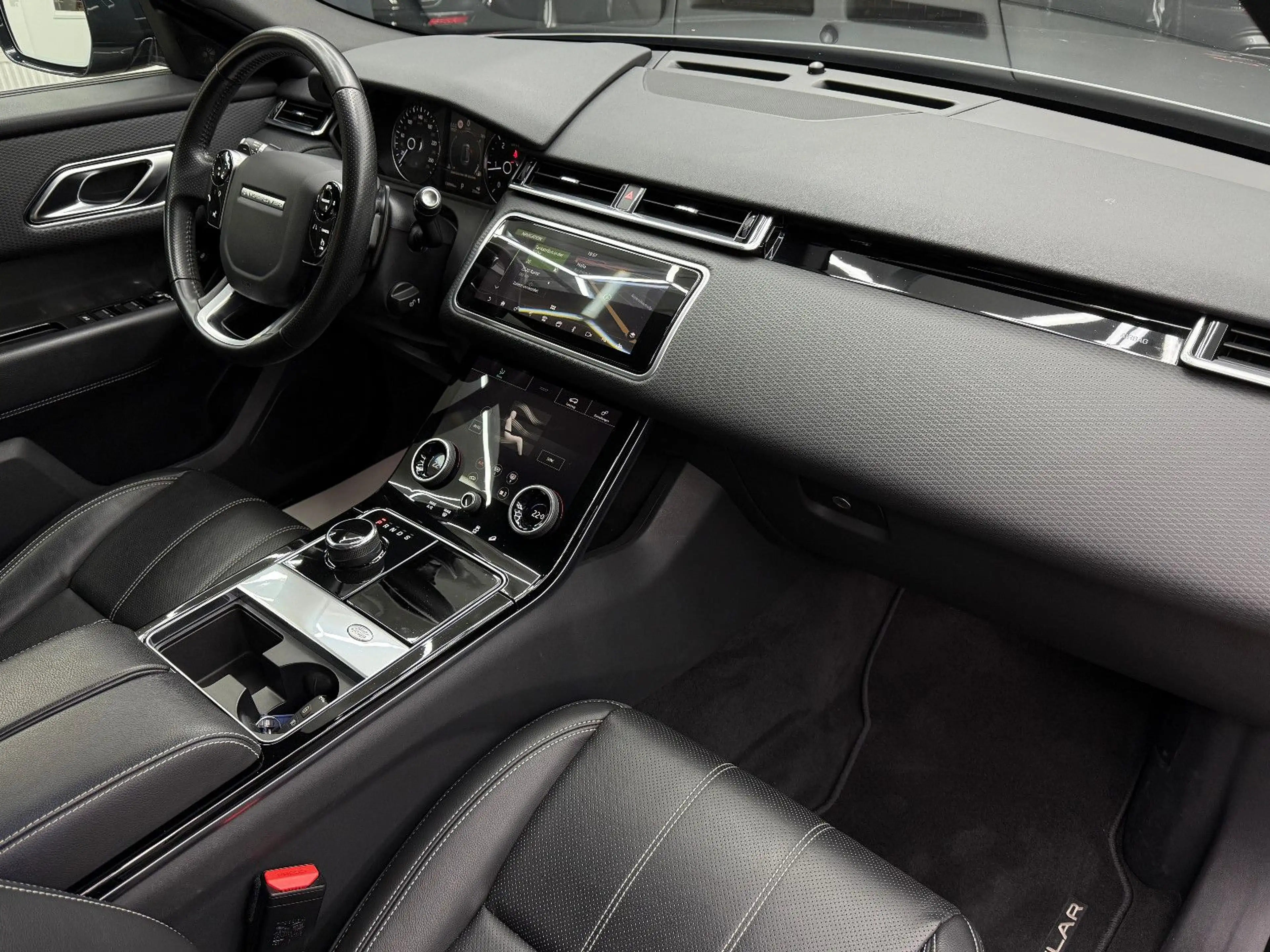 Land Rover Range Rover Velar S 2.0 D240 Keyless Kamera Pano — photo 7