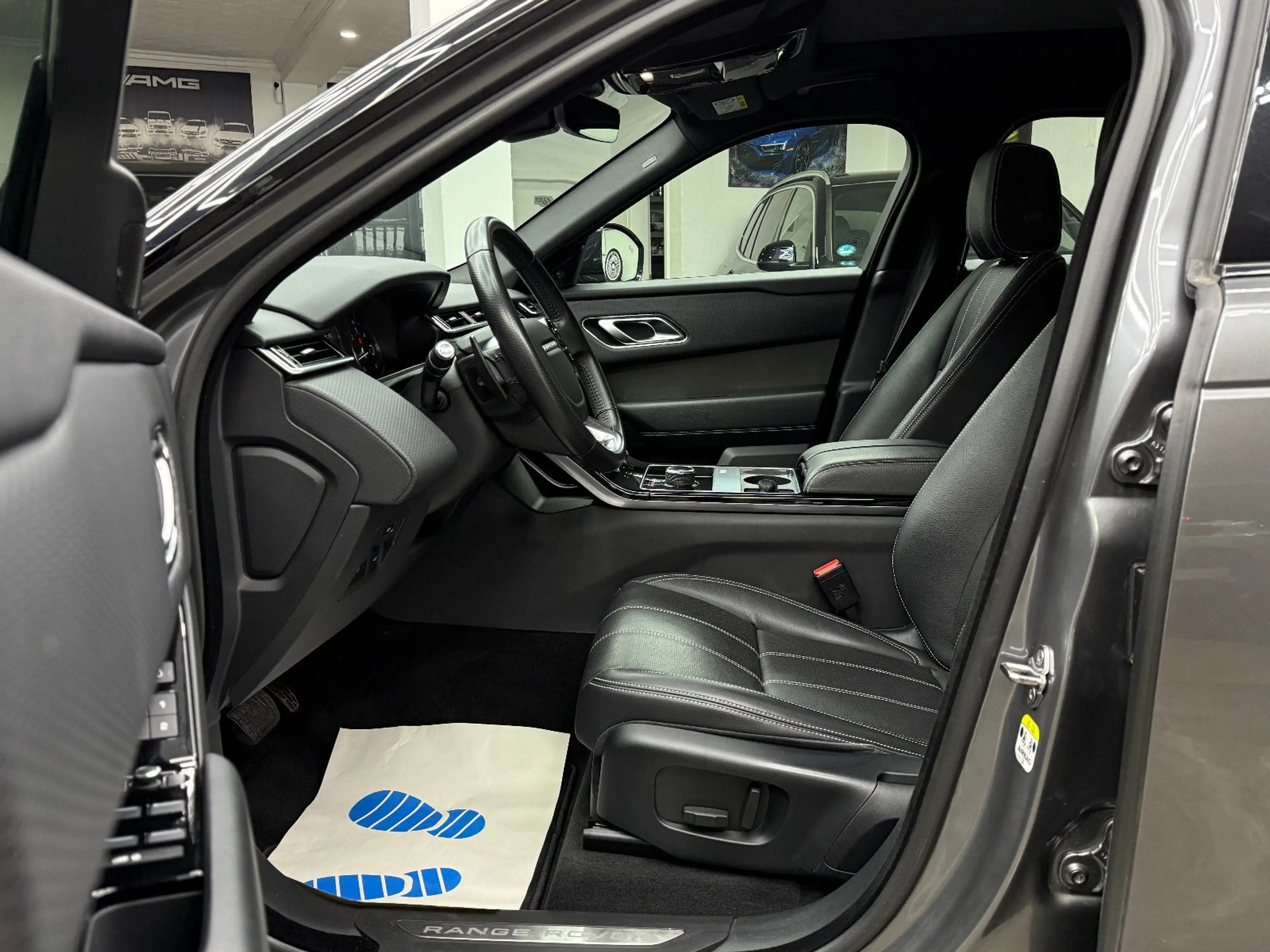 Land Rover Range Rover Velar S 2.0 D240 Keyless Kamera Pano — photo 11