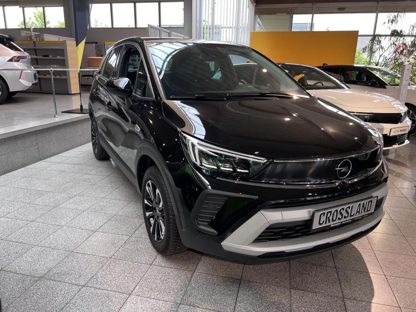 Opel Crossland 1.2 Elegance Černá - 1