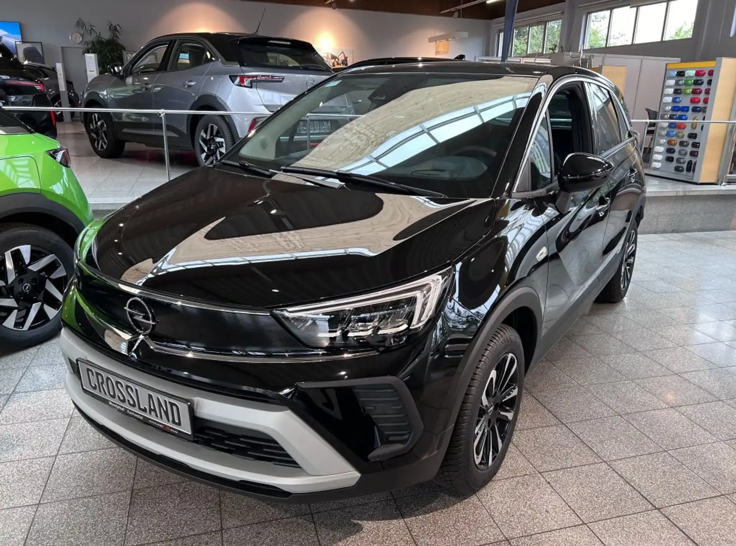 Opel Crossland 1.2 Elegance Černá - 2