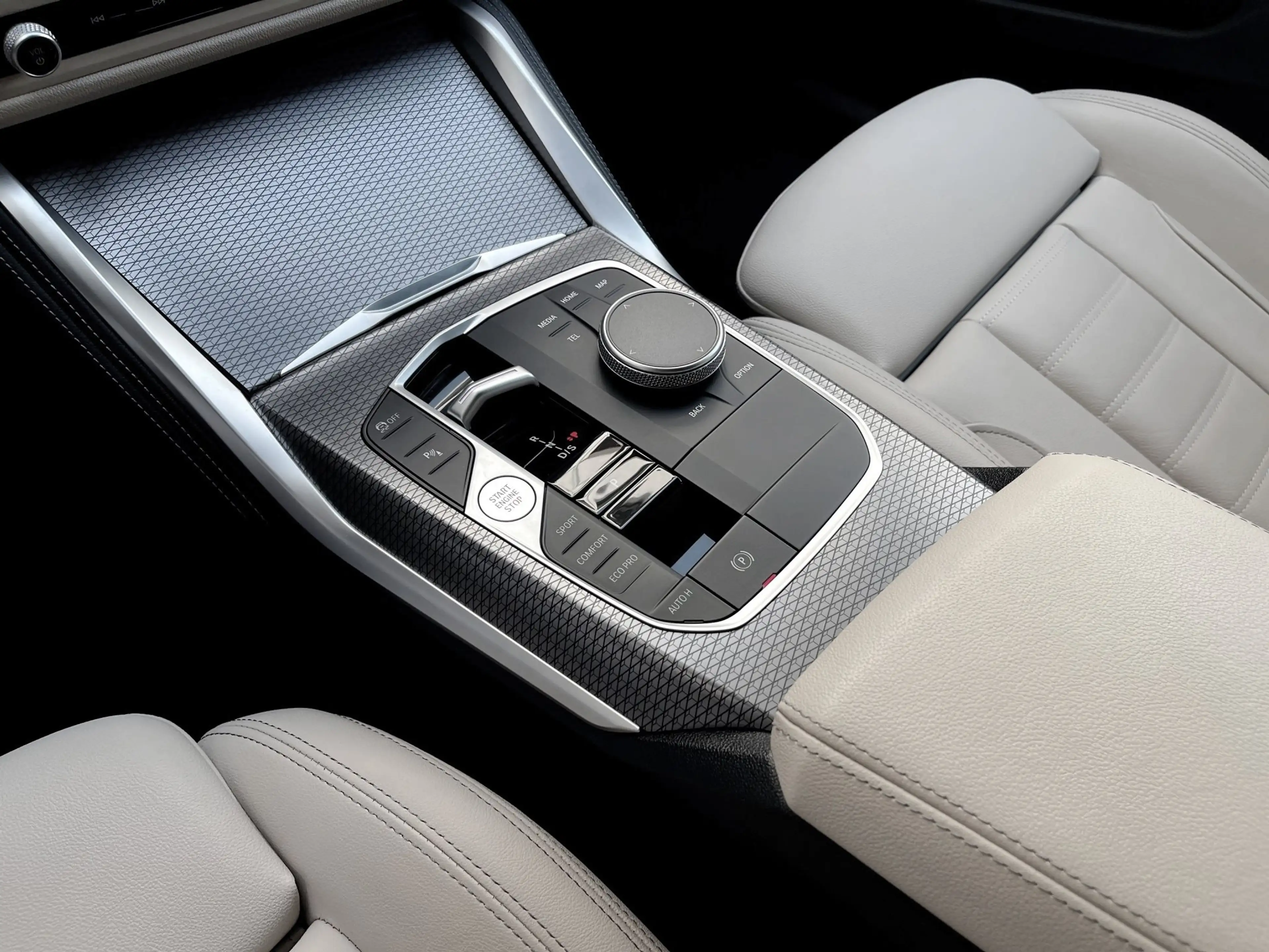 BMW 440 M440i Gran Coupé — photo 10
