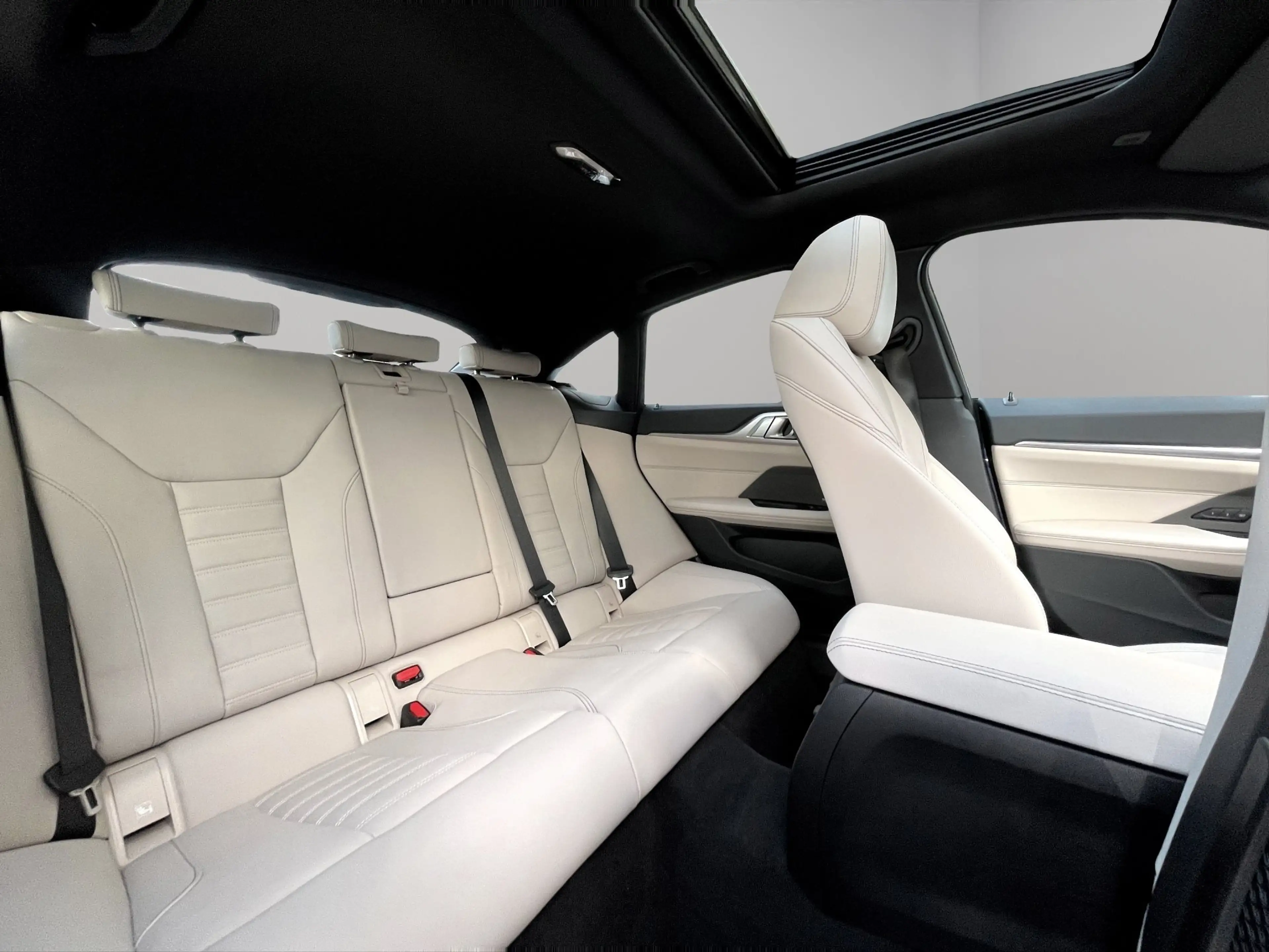 BMW 440 M440i Gran Coupé — photo 13