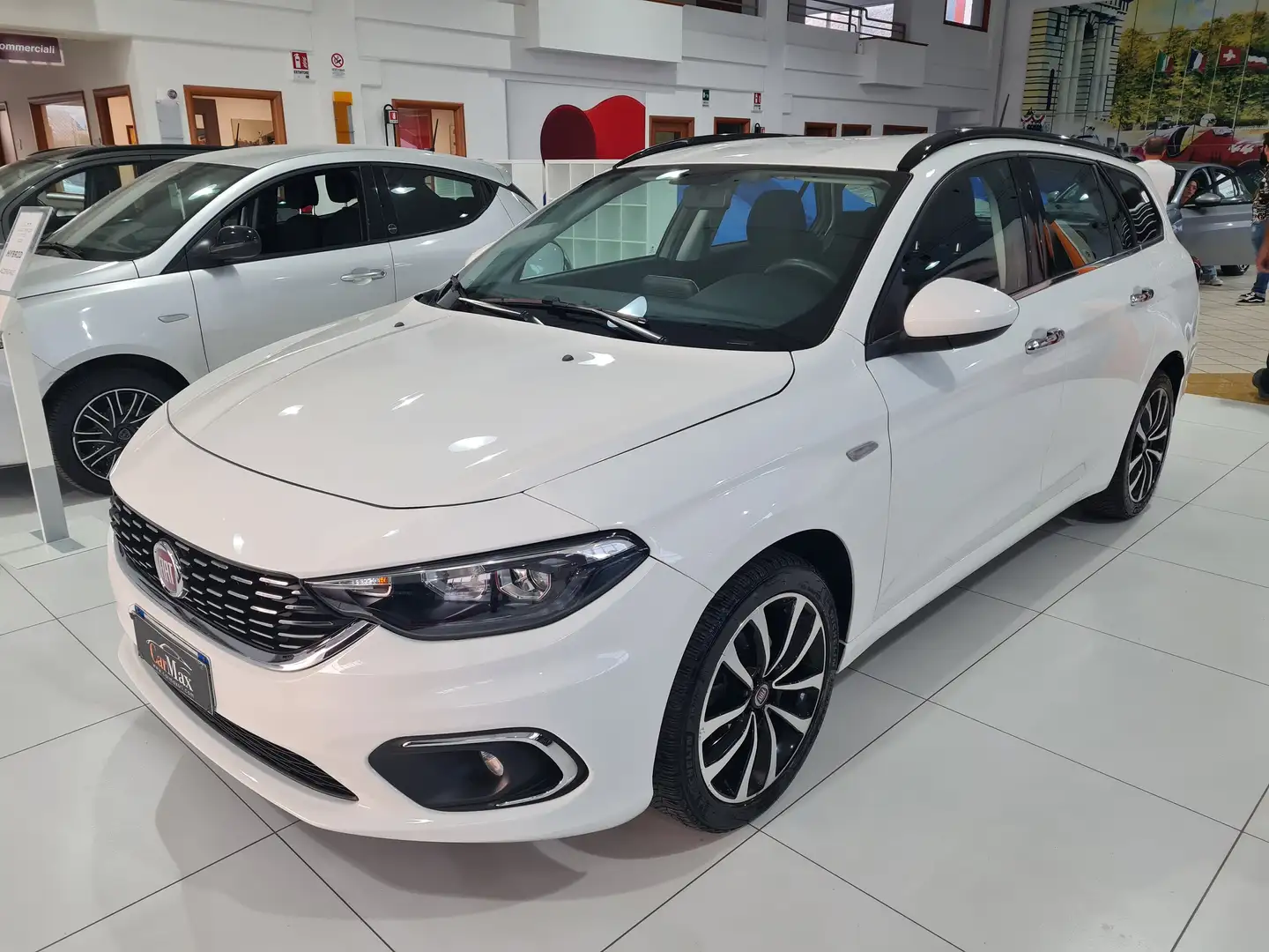 Fiat Tipo SW 1.6MJT 120CV Lounge **PARI AL NUOVO** Bianco - 1