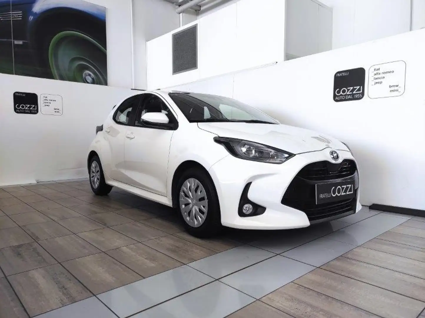 Toyota Yaris 4ª serie -( AUTOCARRO ) Yaris 1.5 Hybrid 5 porte B Bianco - 1