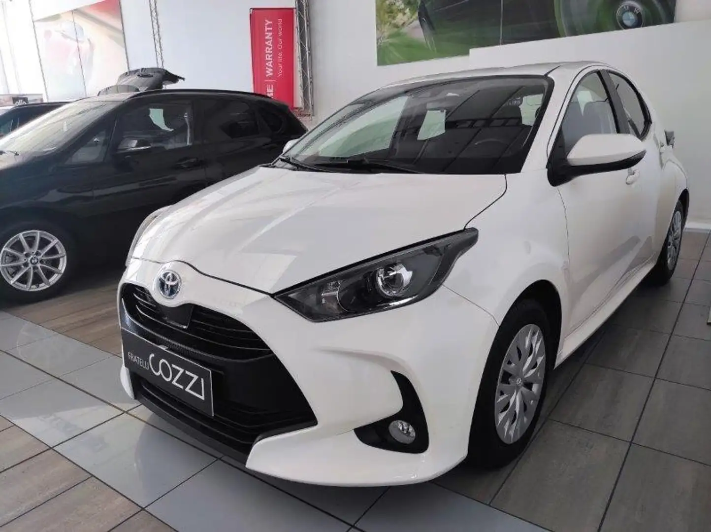 Toyota Yaris 4ª serie -( AUTOCARRO ) Yaris 1.5 Hybrid 5 porte B Bianco - 2