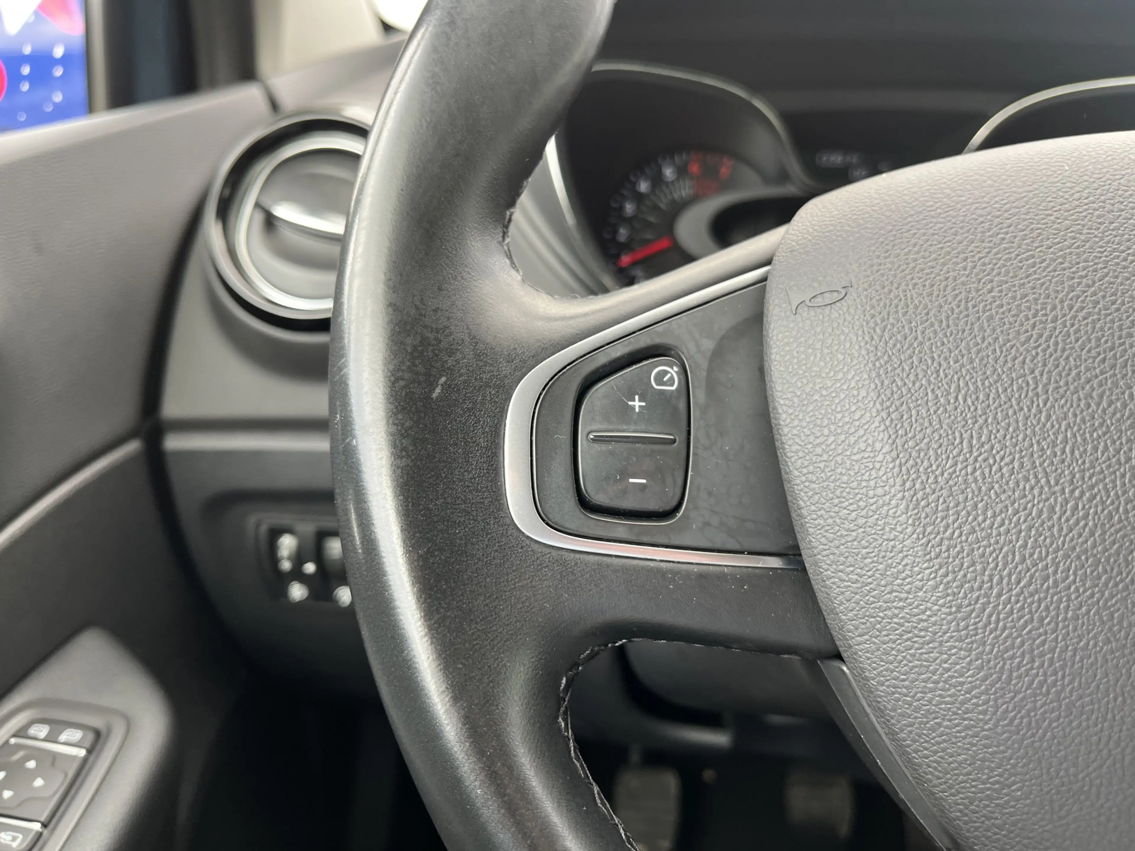 Renault Captur 0.9 TCe Intens / Dealer onderhouden / Trekhaak / C — photo 21