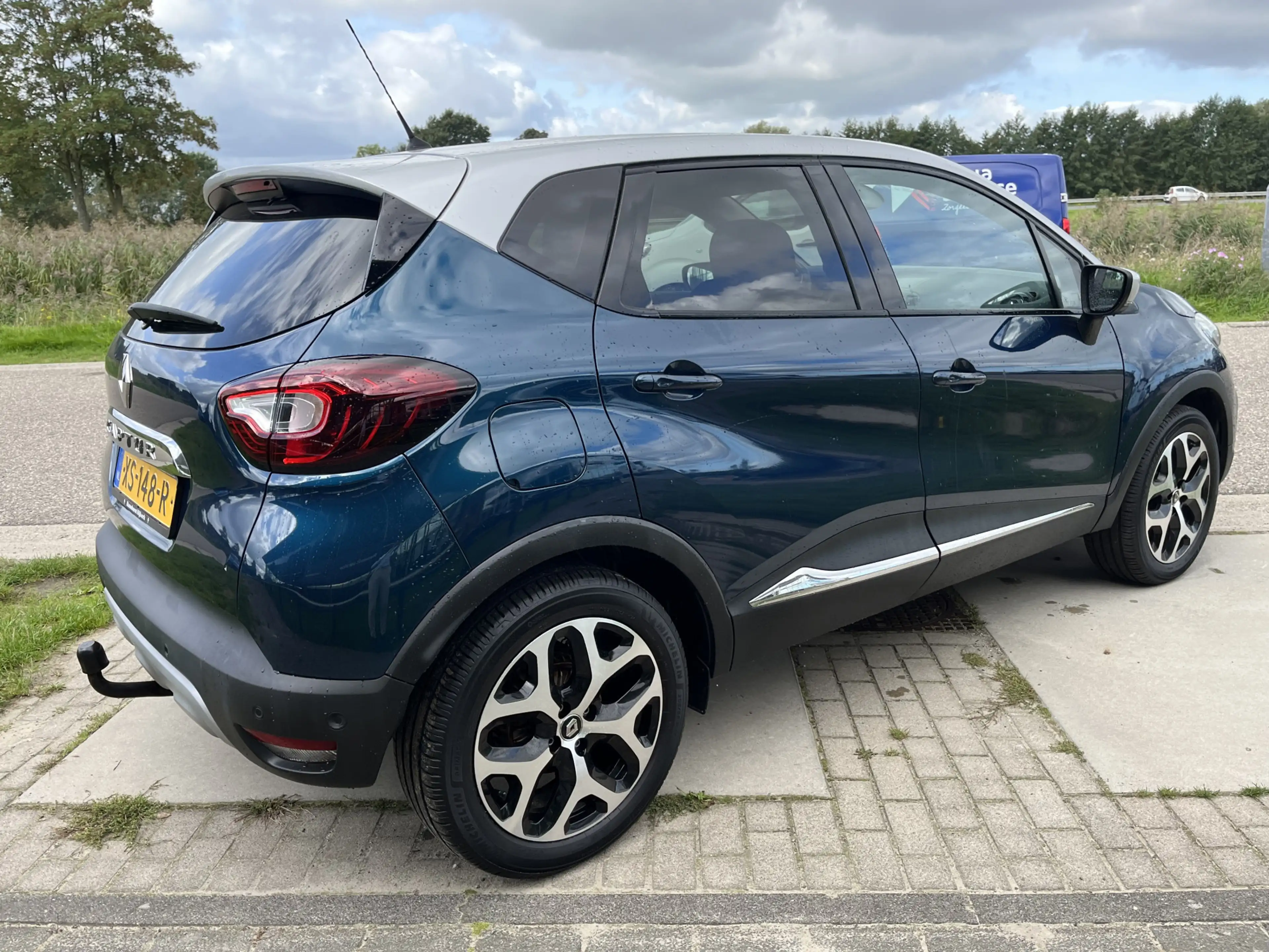 Renault Captur 0.9 TCe Intens / Dealer onderhouden / Trekhaak / C — photo 2