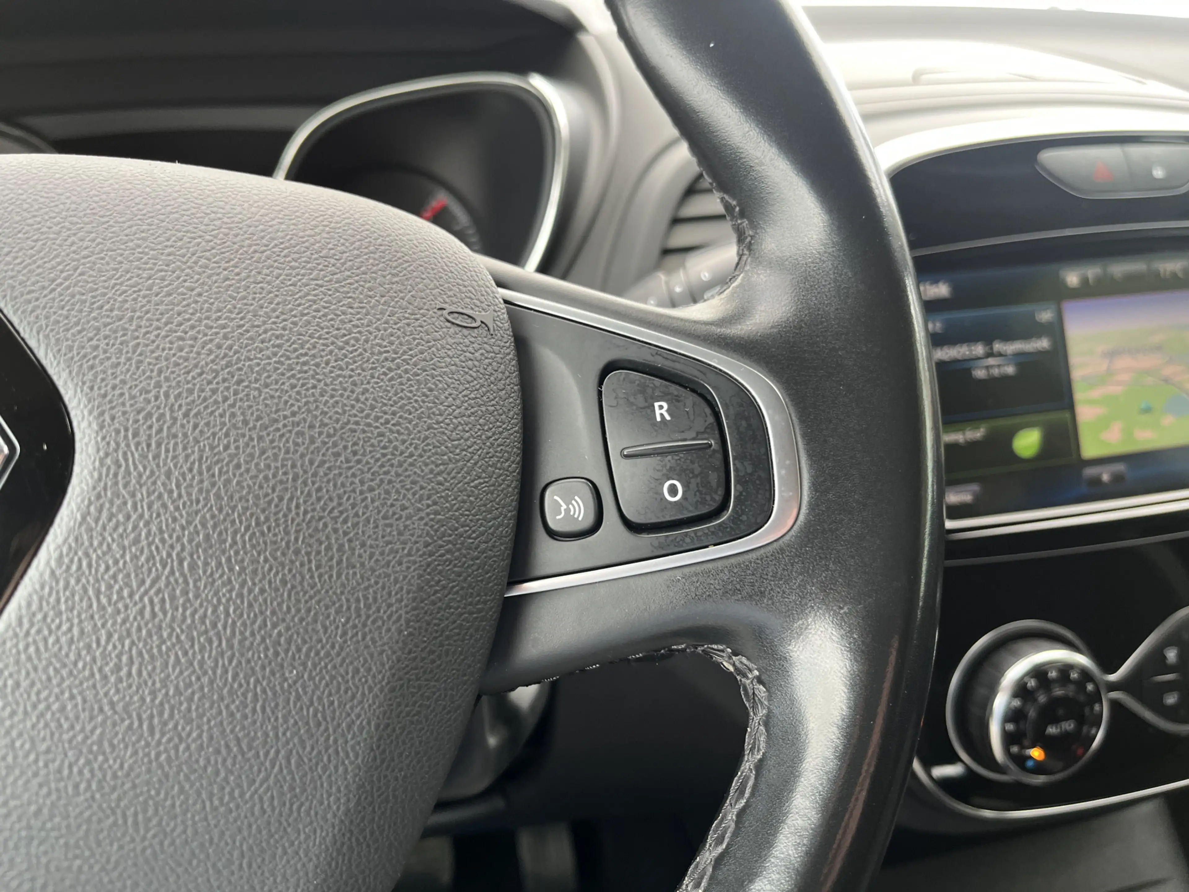 Renault Captur 0.9 TCe Intens / Dealer onderhouden / Trekhaak / C — photo 22