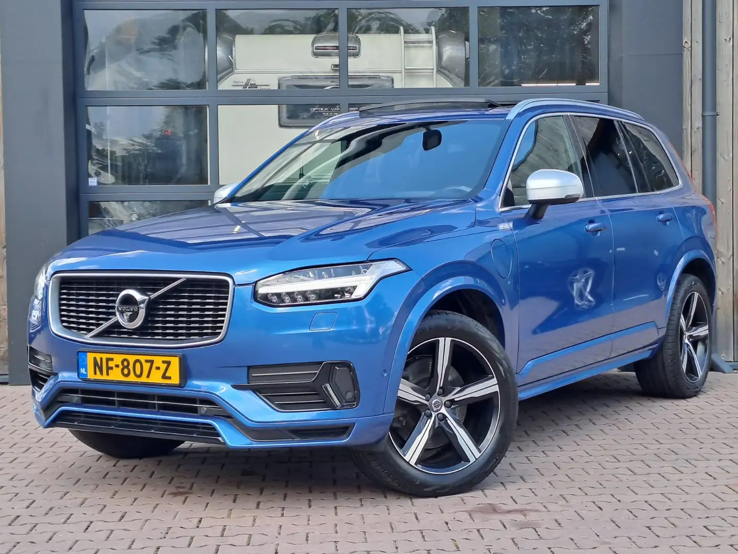Volvo XC90 2.0 T8 Twin Engine AWD R-Design | Pano | Leder | A Blauw - 1