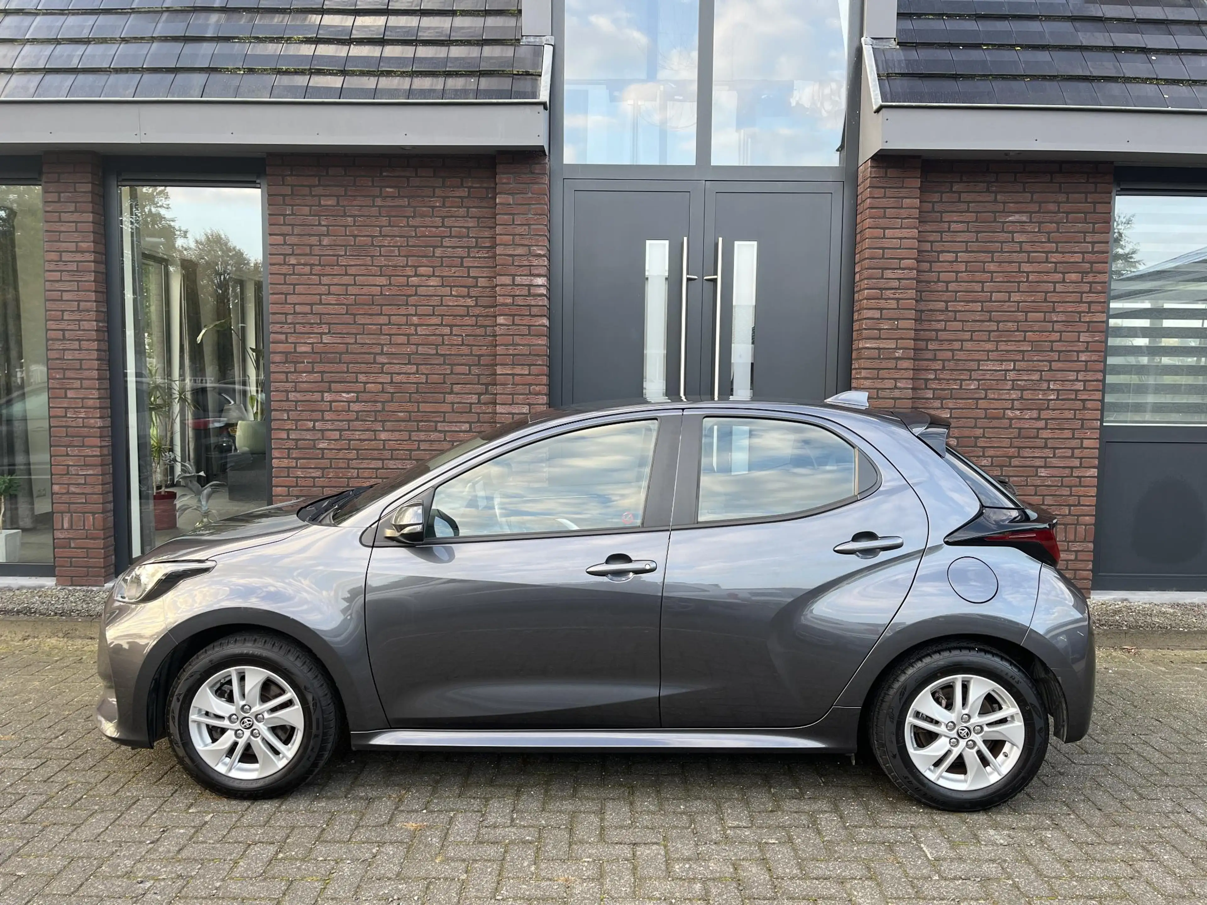 Toyota Yaris 1.5 Hybrid 115 Active ADAPTIVE CRUISE CONTROL | AP — photo 2