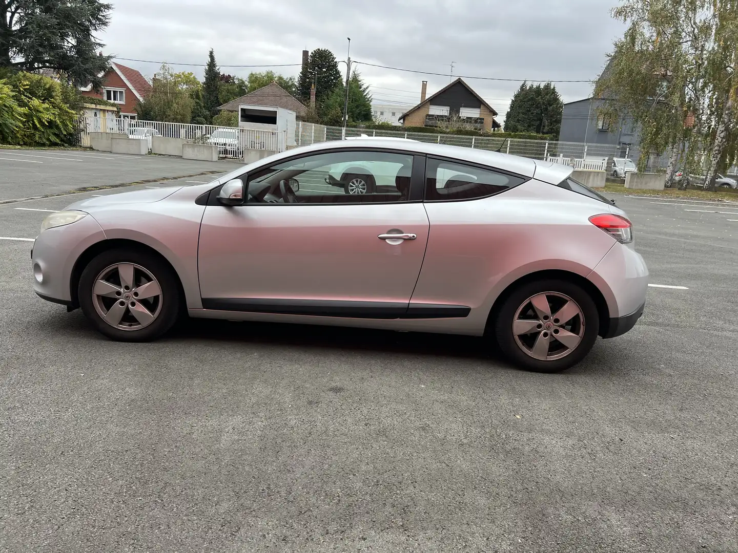 Renault Megane Mégane III Coupé dCi 85cv - marchand / export Gris - 2