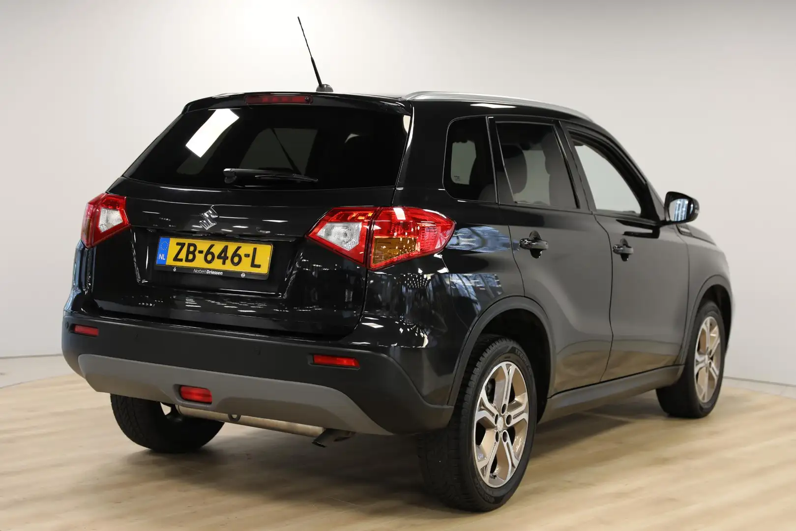 Suzuki Vitara 1.6 Rhino | Navi | Schuif-dak | Alcantara Noir - 2