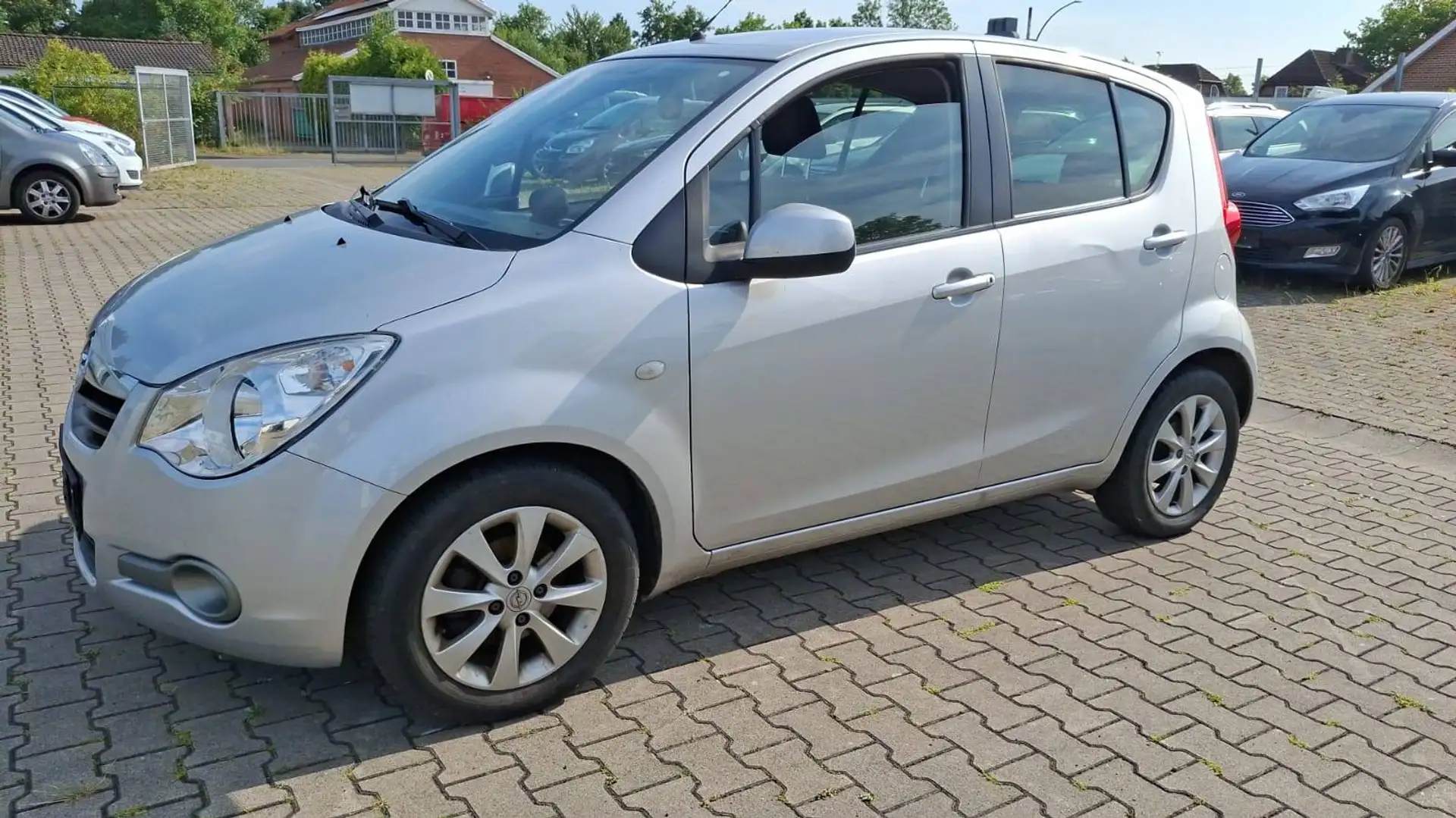 Opel Agila Agila 1.2 Enjoy ecoE Enjoy Plateado - 1