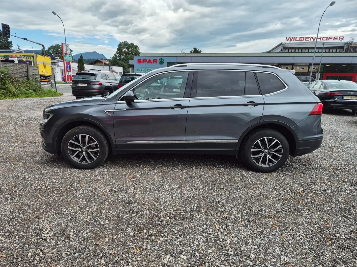 Volkswagen Tiguan Allspace 2,0 TDI SCR Gris - 2