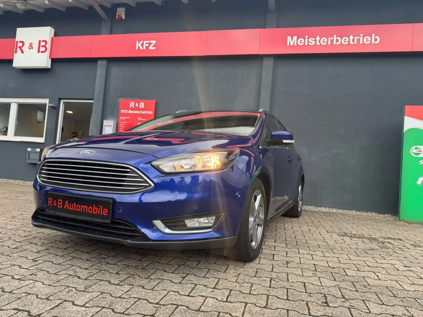 Ford Focus Turnier Titanium*RFK*Asisstenz* Blau - 1