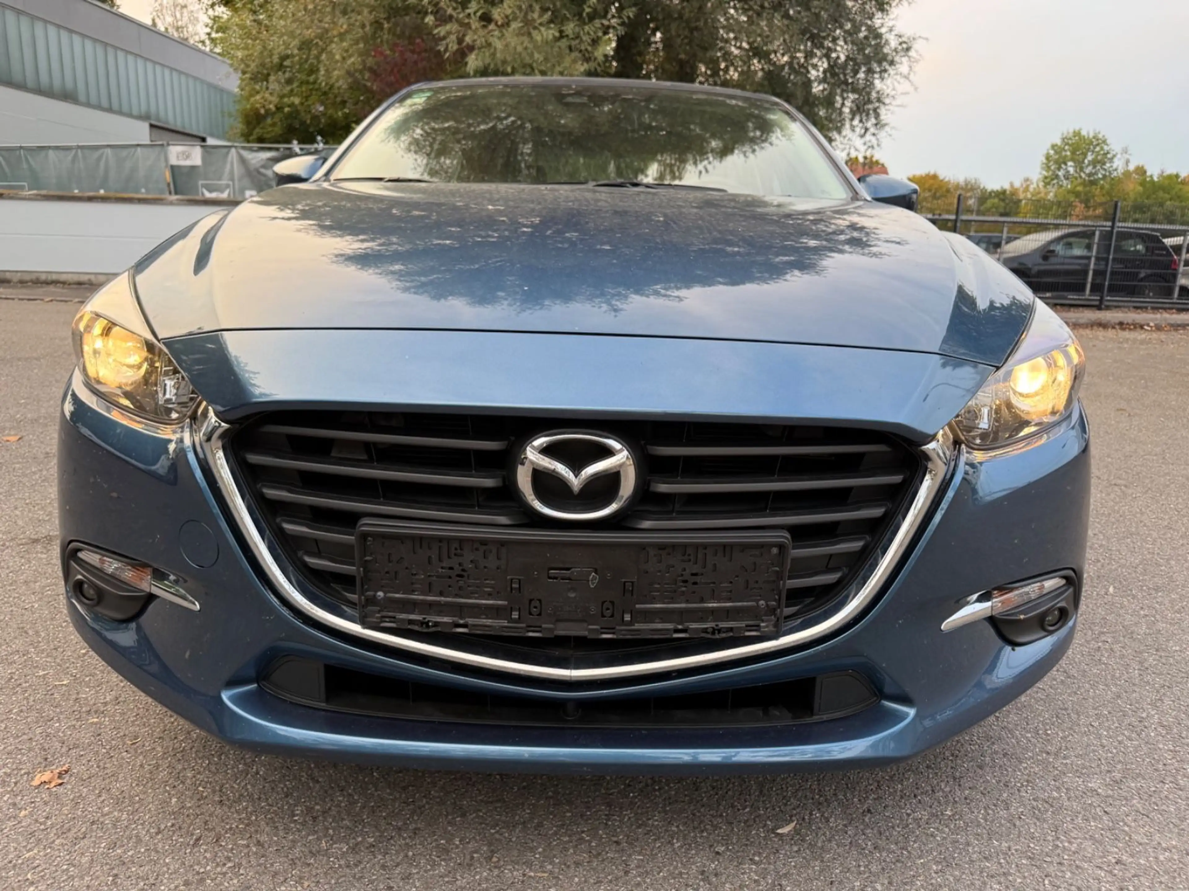Mazda 3 Lim. Center-Line 2.0 88 KW EURO 6 HU 9.2027 — photo 2