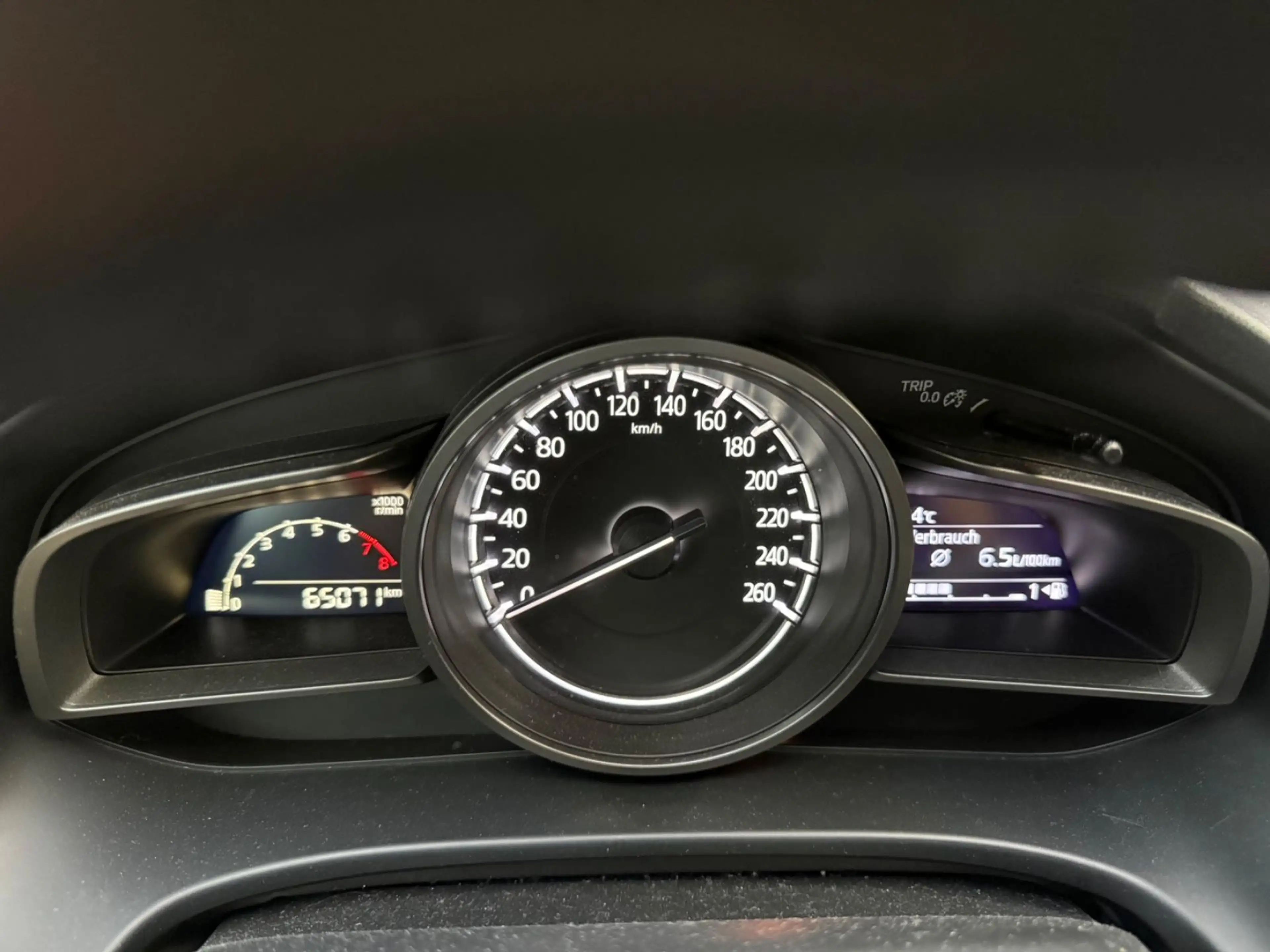 Mazda 3 Lim. Center-Line 2.0 88 KW EURO 6 HU 9.2027 — photo 4