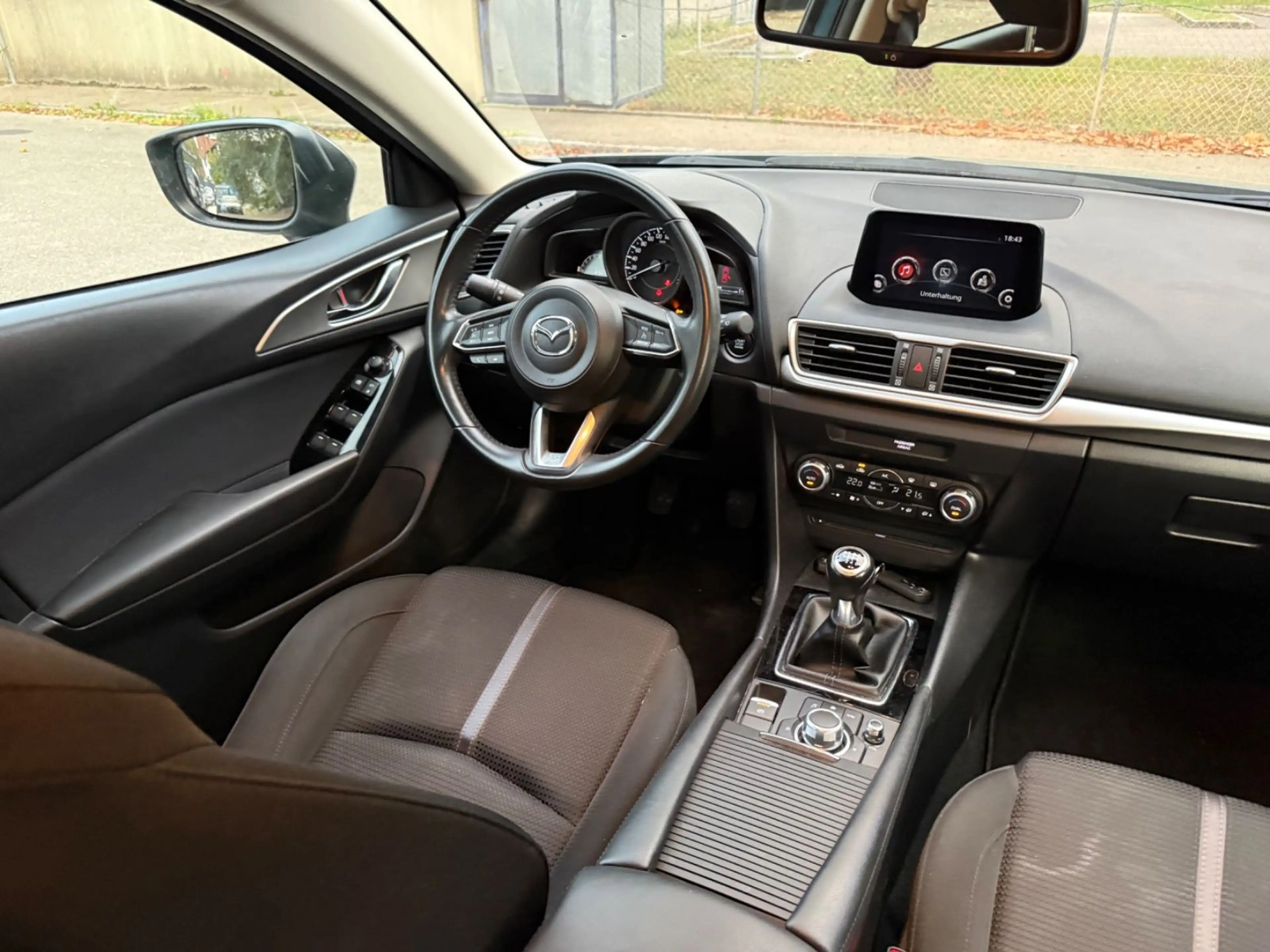 Mazda 3 Lim. Center-Line 2.0 88 KW EURO 6 HU 9.2027 — photo 10