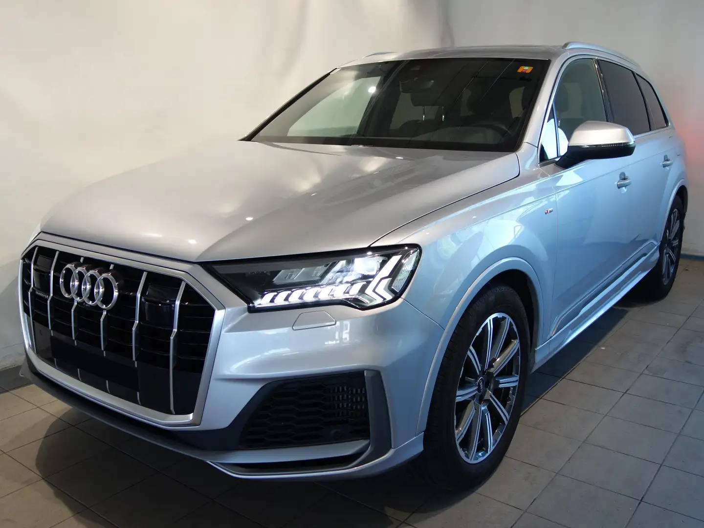 Audi Q7 55 TFSI e quattro S line Grau - 1