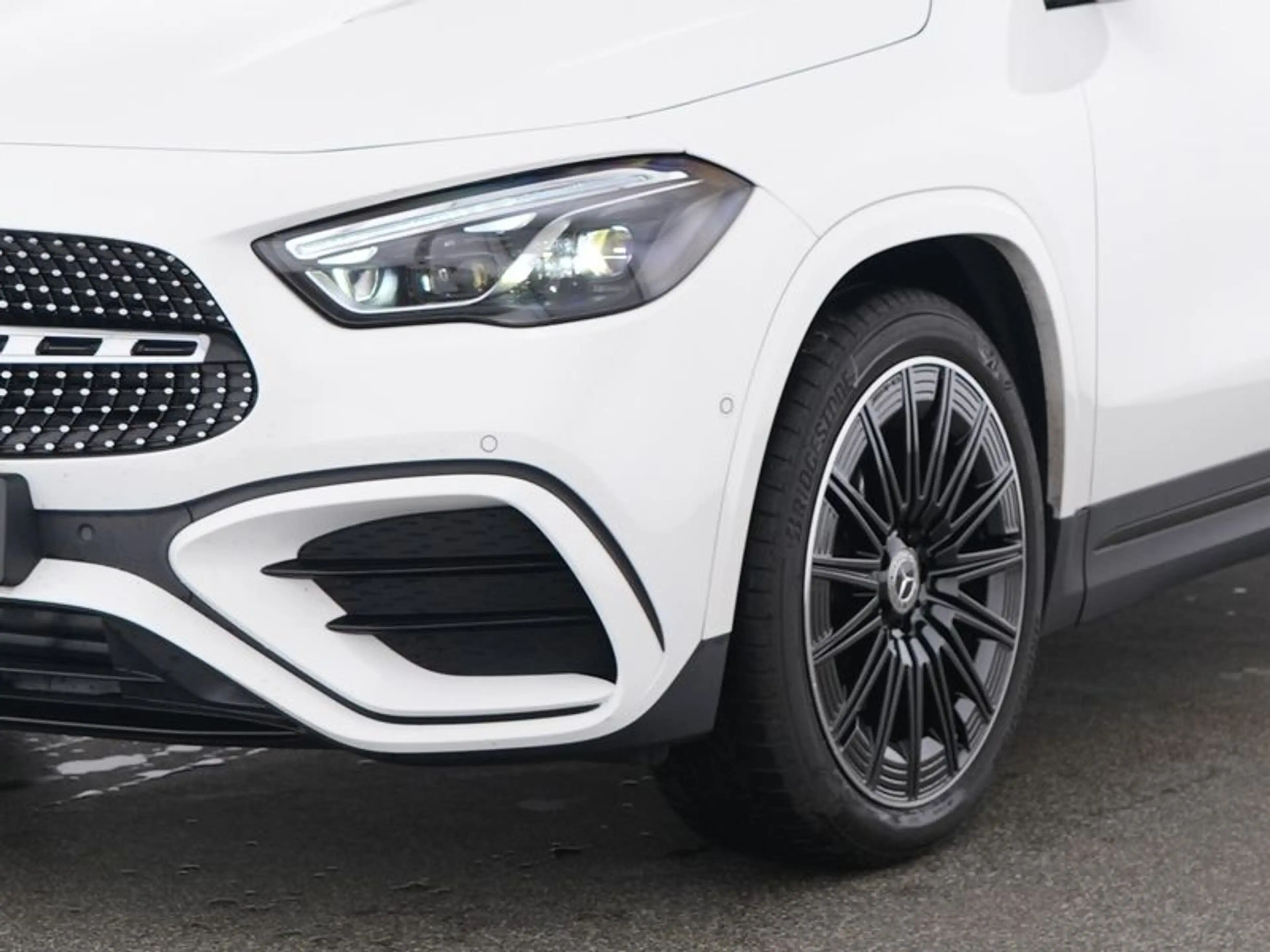 Mercedes-Benz GLA 200 d 4M , AMG NIGHT MEMO MULTI 360 DISTR — photo 6