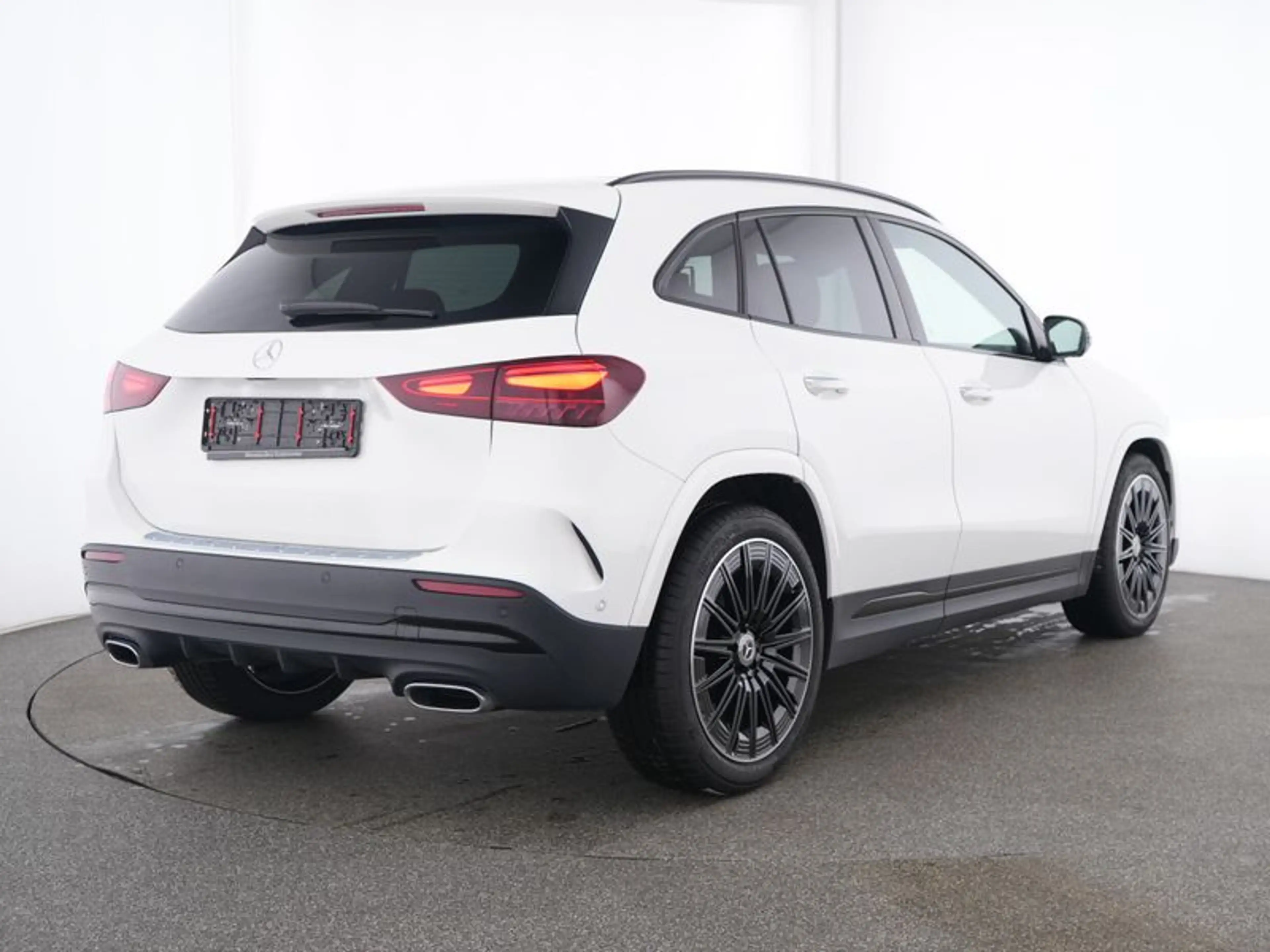 Mercedes-Benz GLA 200 d 4M , AMG NIGHT MEMO MULTI 360 DISTR — photo 5