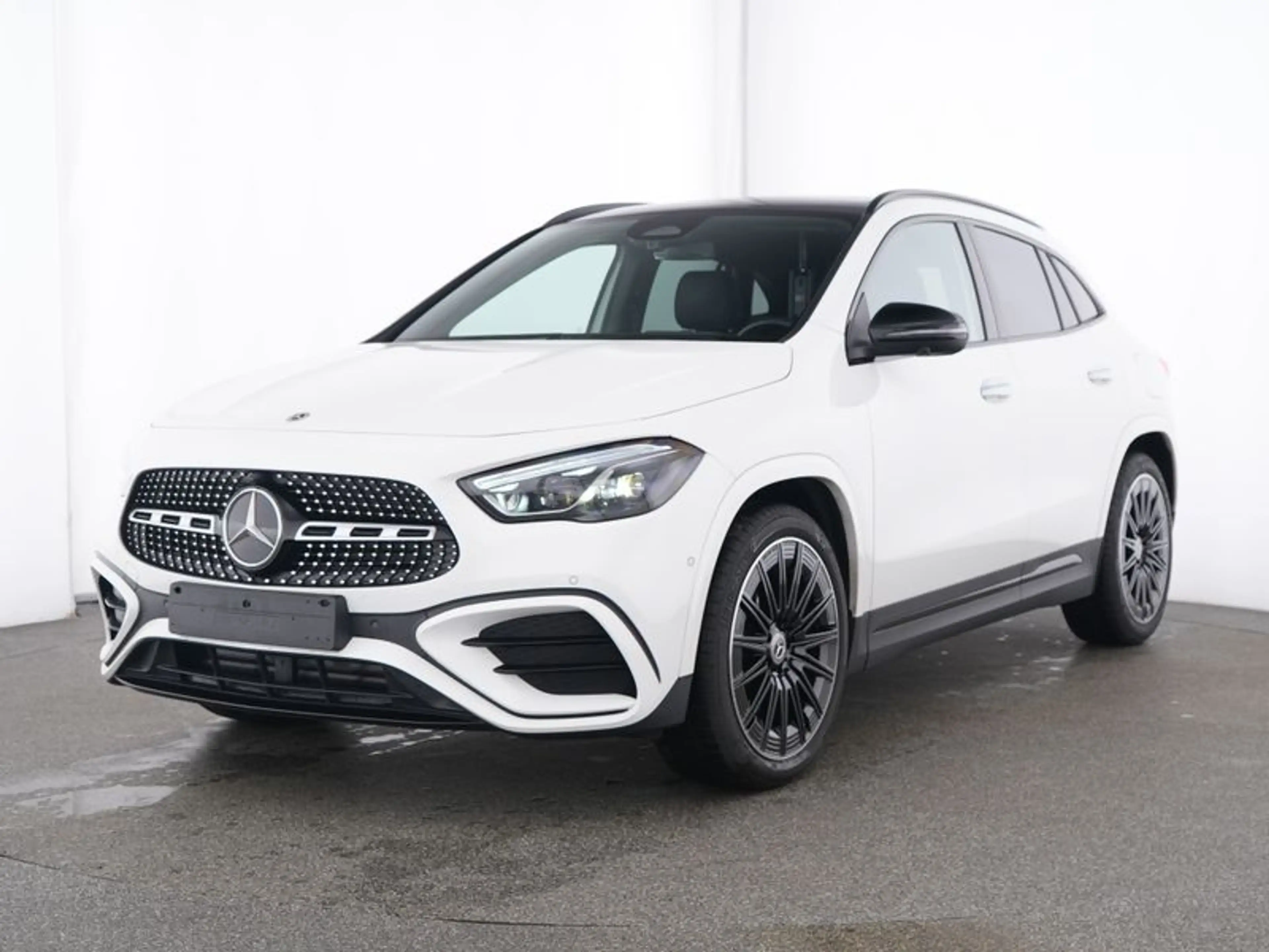 Mercedes-Benz GLA 200 d 4M , AMG NIGHT MEMO MULTI 360 DISTR — photo 2