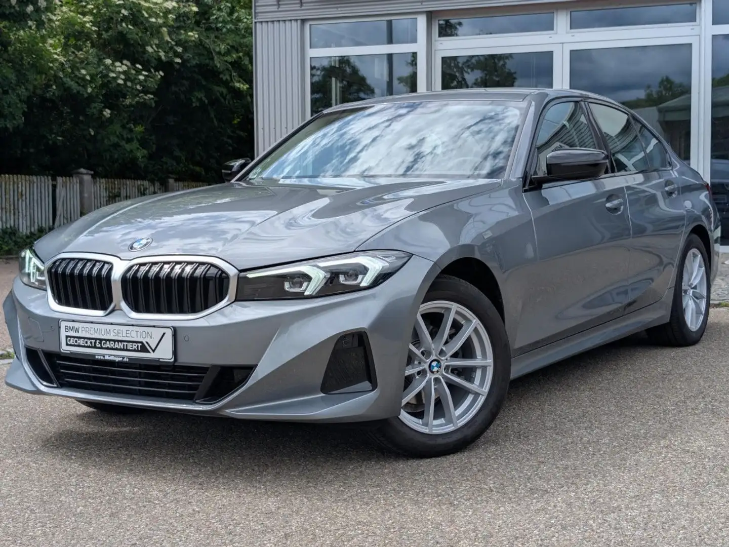 BMW 318 i Sportsitze Live-Widescreen Lenkradh.DAB AHK Gris - 2
