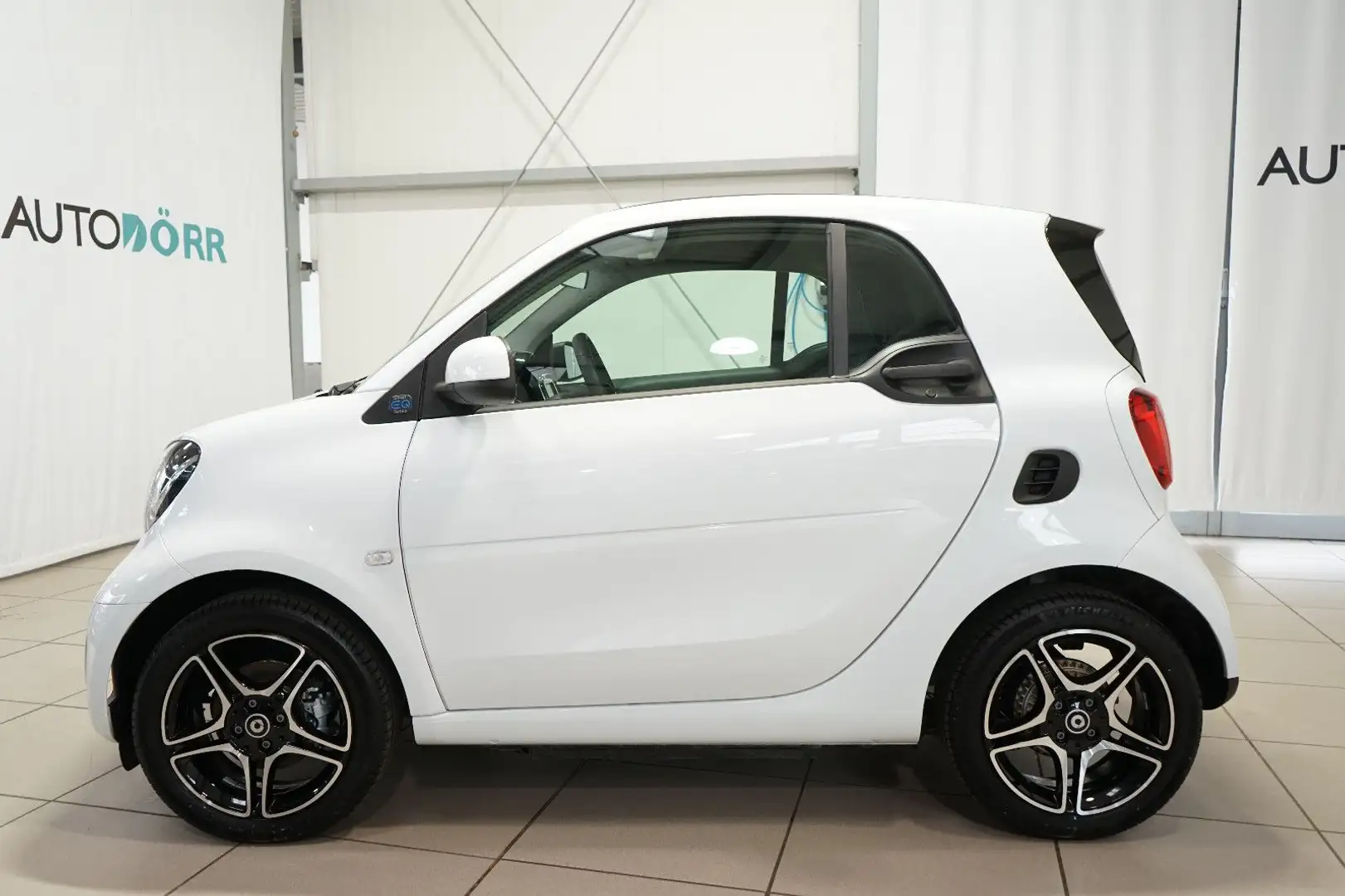 smart forTwo EQ fortwo electric drive AppleCarPlay+PDC Blanc - 2