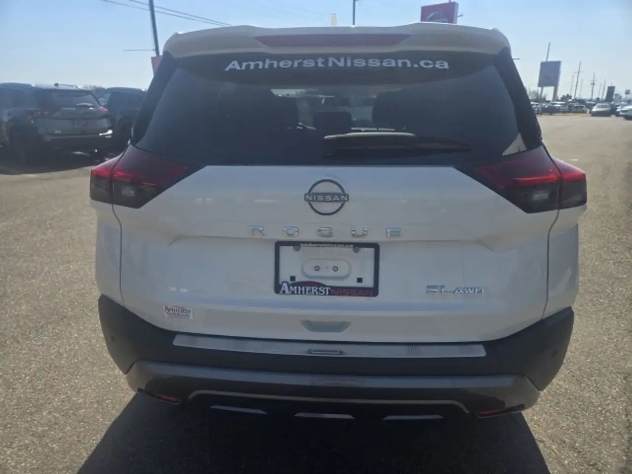 Nissan Rogue снимка Nissan Rogue