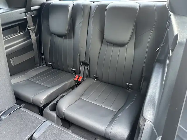 Mercedes-Benz GLB view 13