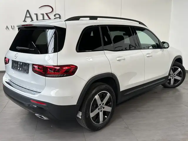 Mercedes-Benz GLB view 4